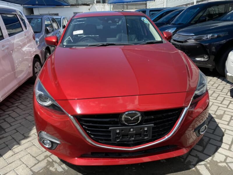 Mazda Axela, 2016 (with sunroof)