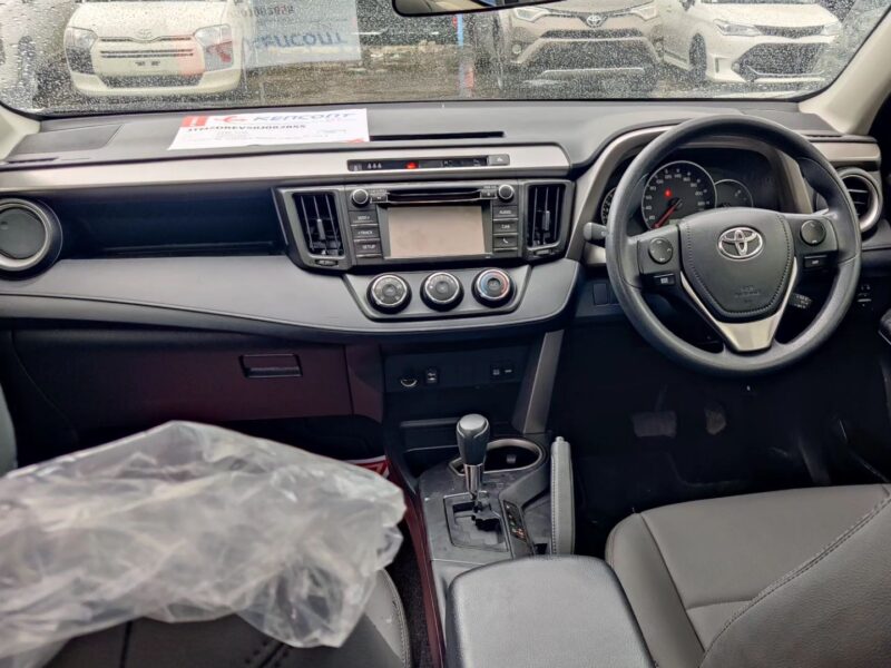 Toyota RAV4, 2017 (with sunroof)